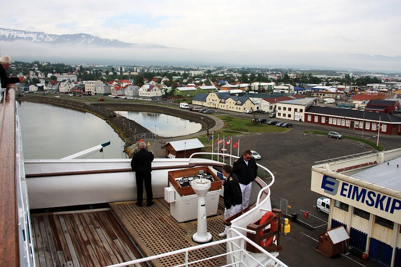 IMG_8852-e.jpg - Leaving the port of Akureyri