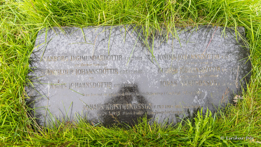 Goðdalur - snjóflóðKaldrananeskirkjugarður